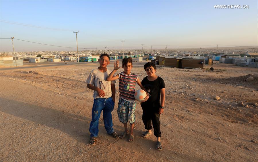 مشاهد من حياة الأطفال اللاجئين في مخيم الزعتري بالأردن