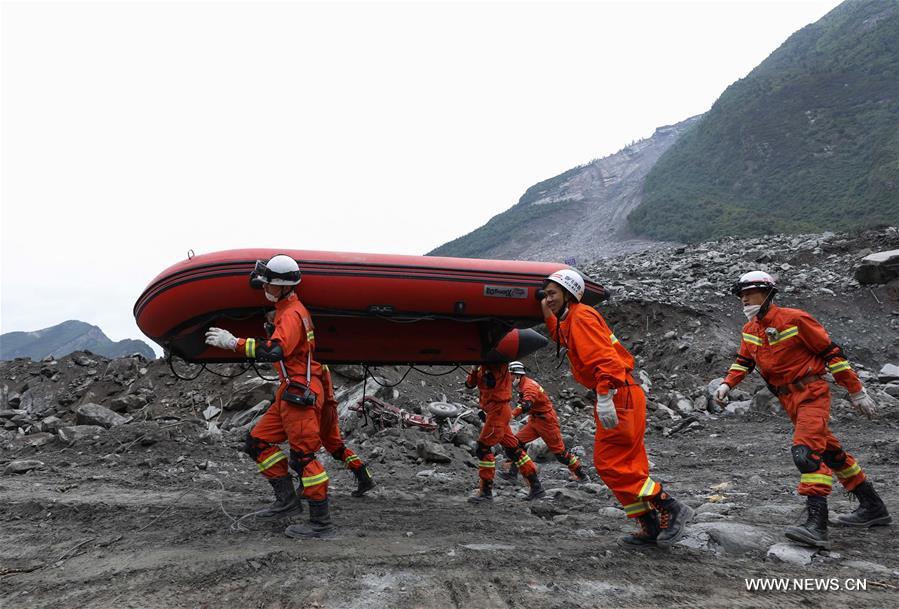 حذف 15 شخصا من قائمة المفقودين في الانهيار الأرضي بجنوبي الصين