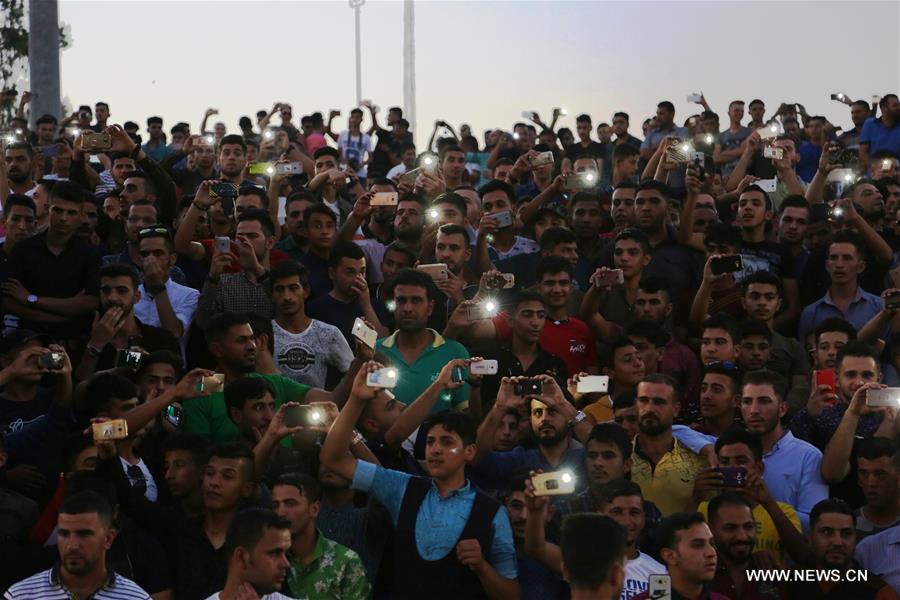 تقرير إخباري: أول احتفال بعيد الفطر المبارك في الموصل بعد استعادة 99 بالمائة من المدينة