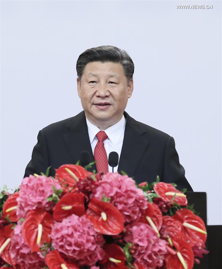الرئيس الصيني يحث هونج كونج على استغلال ميزتها المؤسسية