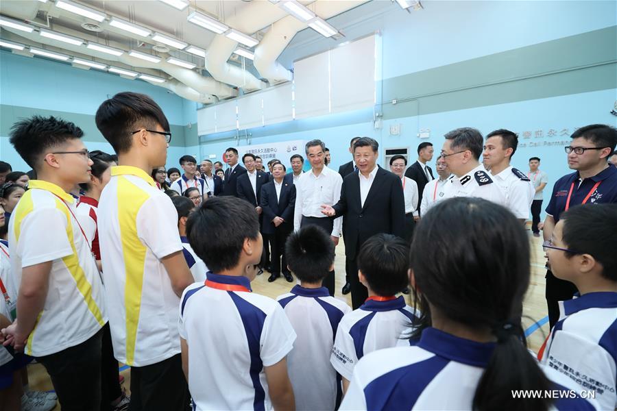 الرئيس الصيني يحث شباب هونج كونج على خدمة هونج كونج والوطن الأم