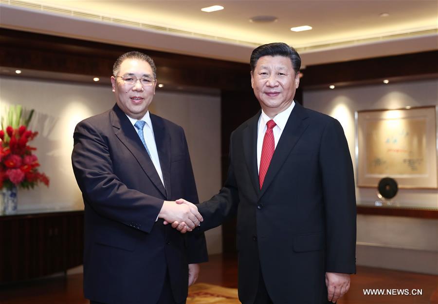 الرئيس الصيني يلتقي الرئيس التنفيذي لماكاو