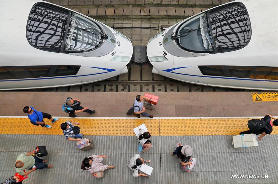 بدء فترة ذروة النقل الصيفي للسكك الحديدية في الصين