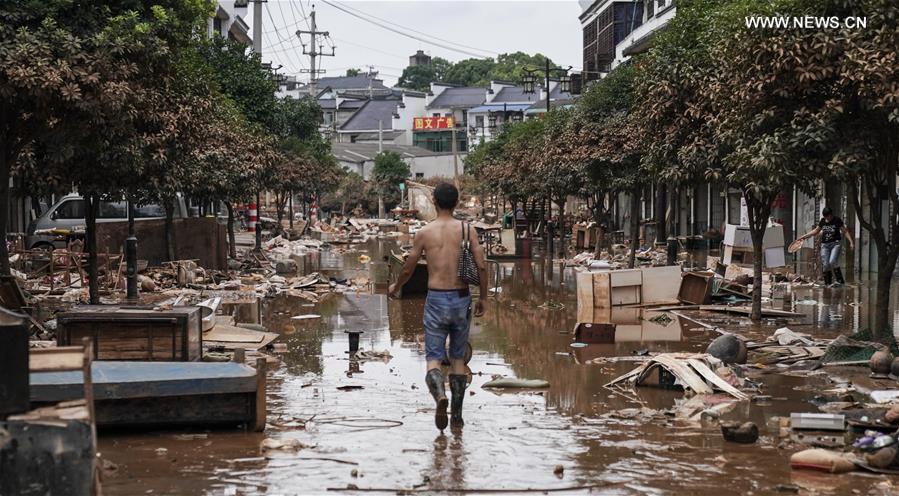 مقتل أو فقدان 83 شخصا جراء فيضانات في وسط الصين