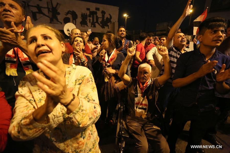 عراقيون يحتفلون بتحرير الموصل من سيطرة داعش