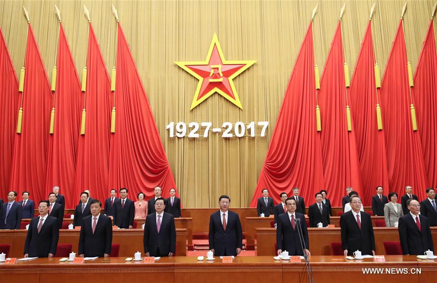 الرئيس الصيني يلقي كلمة مهمة في تجمع حاشد احتفالا بالذكرى الـ90 لتأسيس جيش التحرير الشعبي الصيني