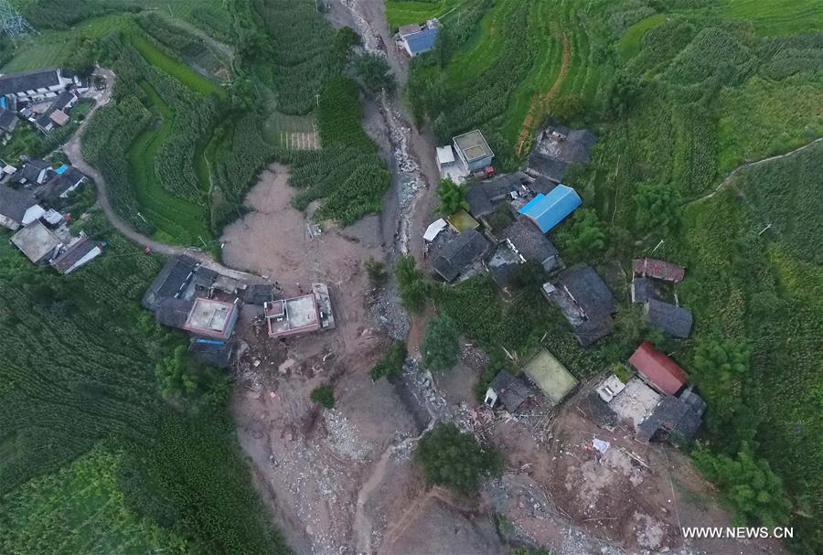 مصرع 25 شخصا بسبب فيضان مفاجئ في الصين