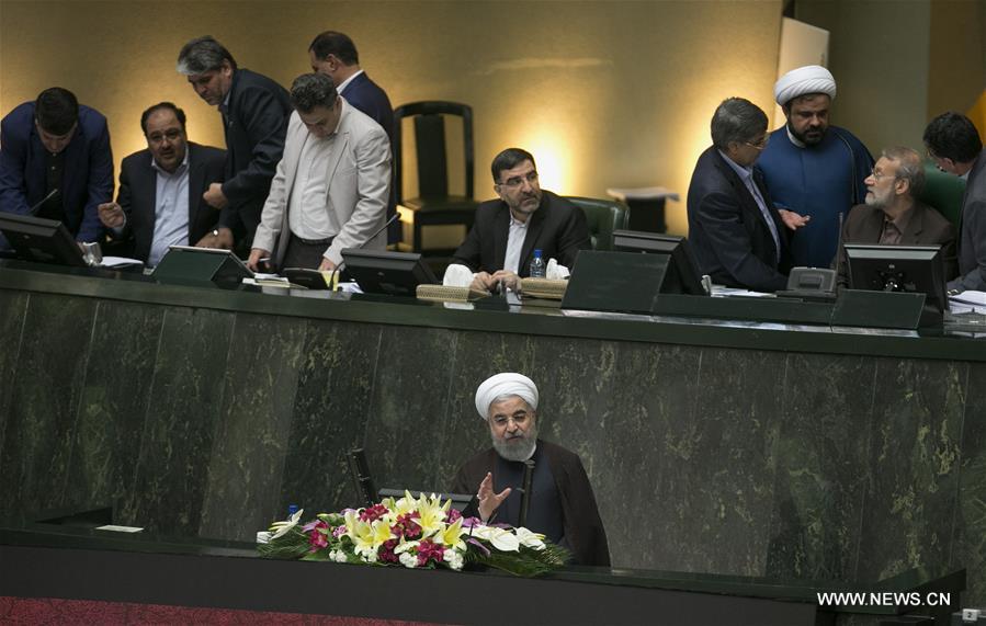 روحاني يعلن تشكيلة حكومته الجديدة