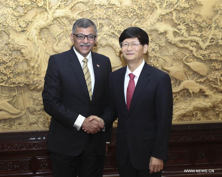 الصين وسنغافورة تتفقان على دعم التعاون بين الهيئات التشريعية