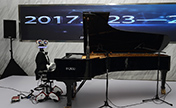 الروبوت العازف يقدم أجمل المعزوفات على البيانو في المؤتمر العالمي للروبوتات عام 2017