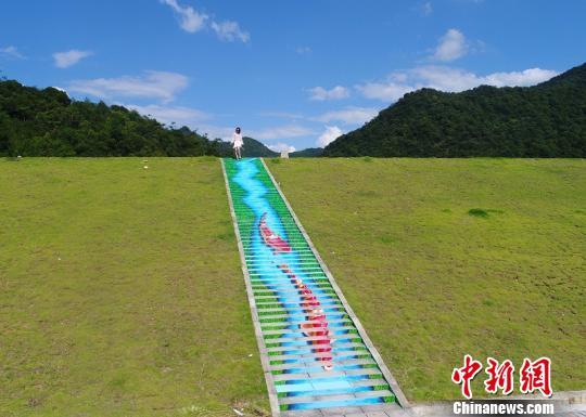 ظهور الرسم ثلاثي الأبعاد على سلالم خزان المياه في مقاطعة تشجيانغ