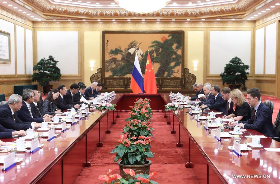 الصين وروسيا تتفقان على توسيع التعاون فى مجال الطاقة