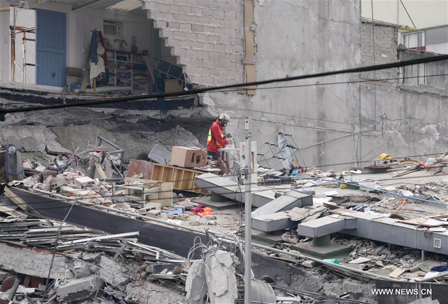 تقرير اخباري: فرق الإنقاذ تواصل البحث عن ناجين مع ارتفاع ضحايا زلزال المكسيك إلى 230
