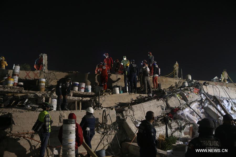 إرتفاع حصيلة قتلي زلزال وسط المكسيك إلى 273 شخصا