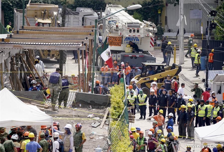 إرتفاع حصيلة قتلي زلزال وسط المكسيك إلى 273 شخصا