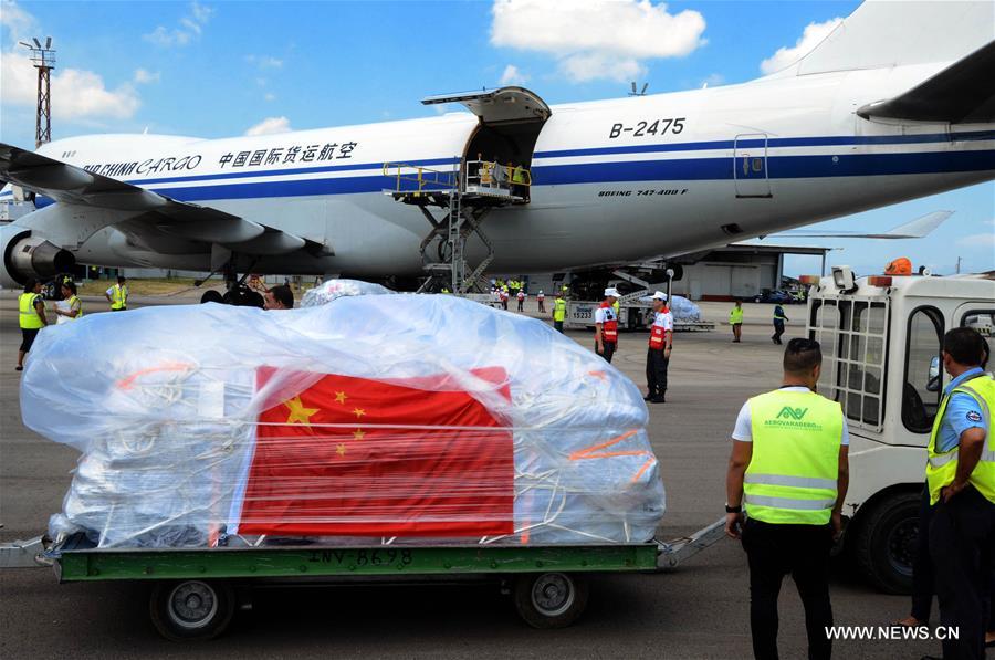 وصول أول طائرة مساعدات صينية إلى كوبا بعد إعصار إيرما