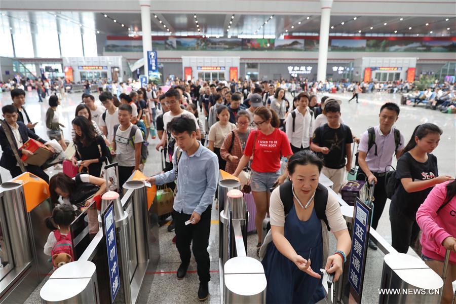 الصين تشهد ارتفاعا جديدا في العدد اليومي لركاب السكك الحديدية