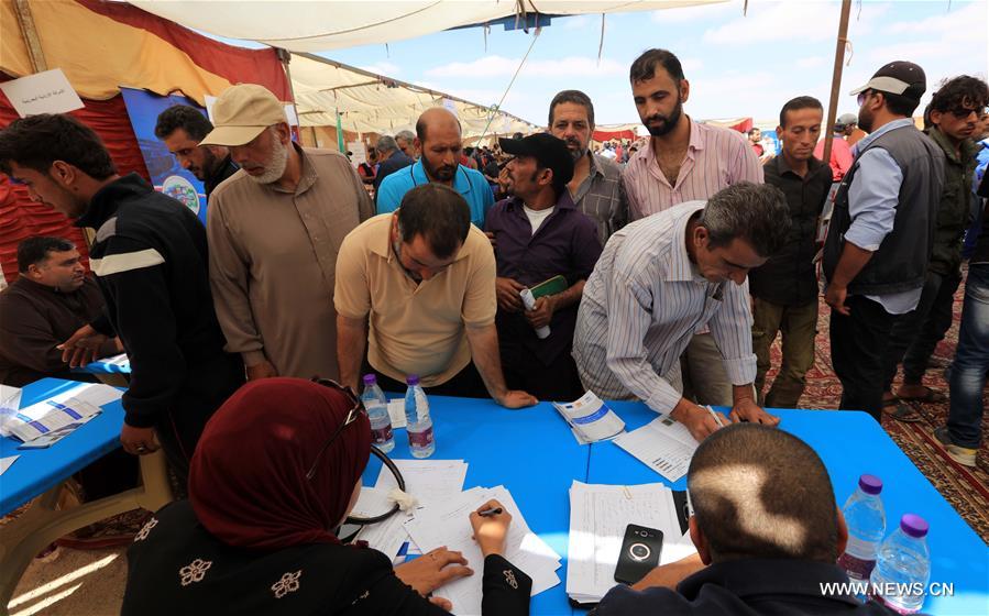 مخيم الزعتري يتحول إلى ساحة لتوظيف اللاجئين السوريين في الأردن