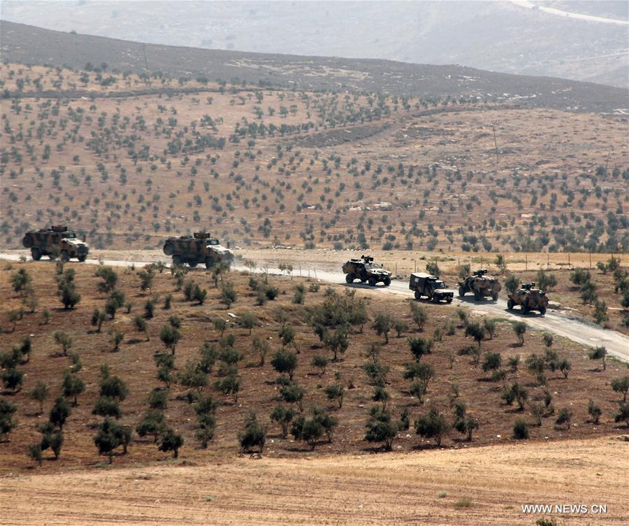 القوات التركية تدخل إدلب السورية