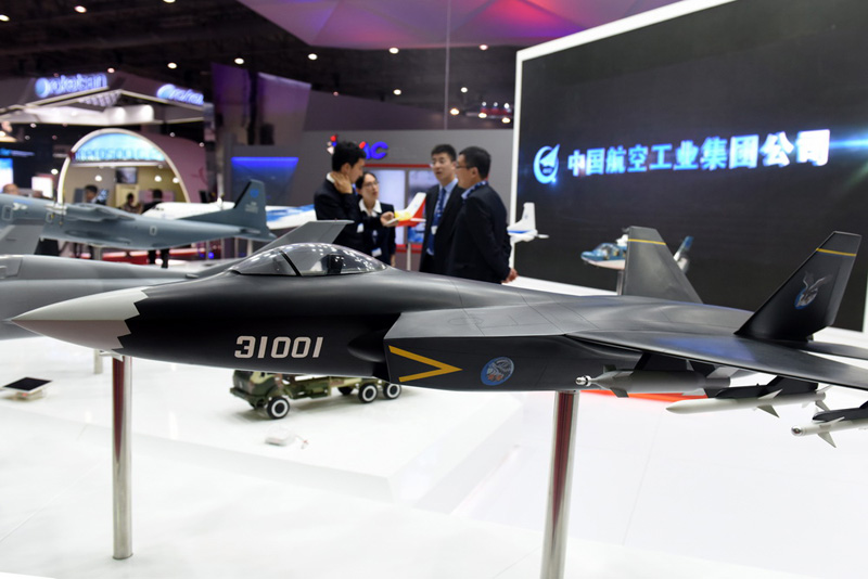 بالصور: مشاركة متميزة للطائرات الصينية في معرض دبي