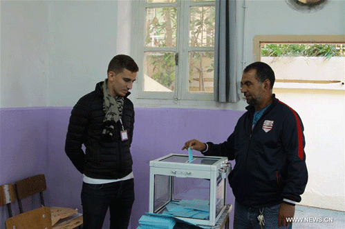 بدء الانتخابات المحلية في الجزائر
