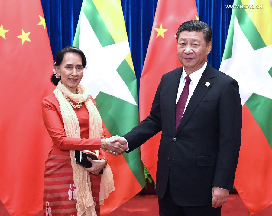 تقرير اخباري: الرئيس شي يجتمع مع أونج سان سو كي، ويحث على المزيد من التعاون الحزبي