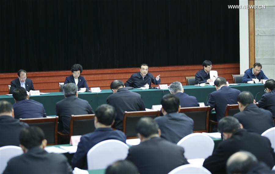 رئيس مجلس الدولة الصيني يدعو للإصلاحات لدعم السوق