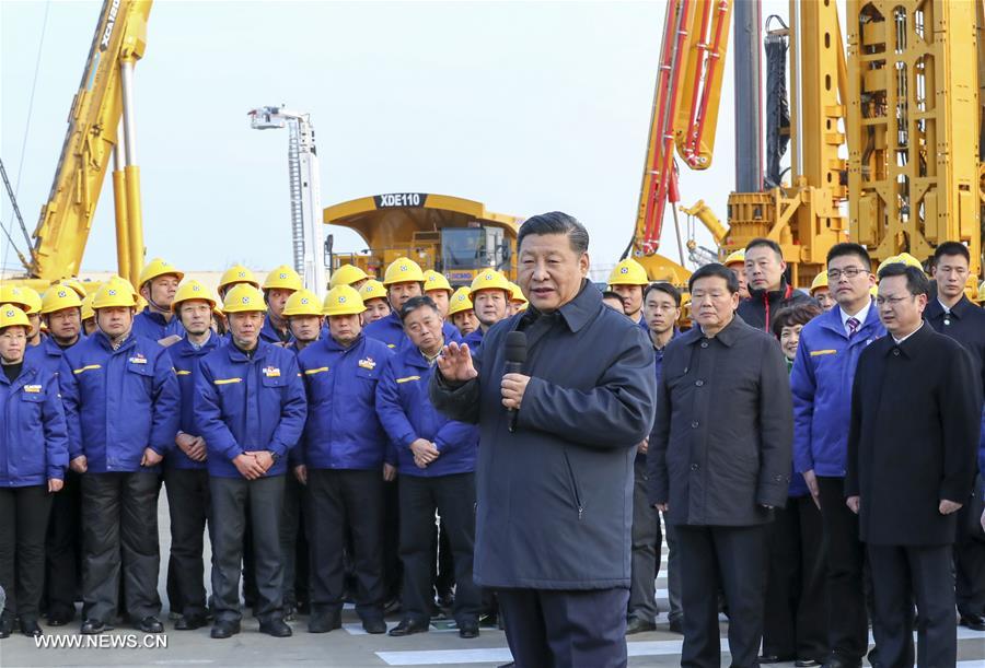 الرئيس الصيني يحث على الابتكار في قطاع الصناعة