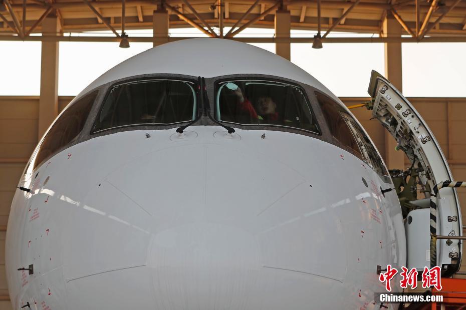 طائرة الركاب الصينية C919 الثانية تجري أول رحلة طيران