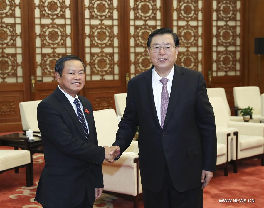 كبير المشرعين الصينيين يدعو إلى المزيد من التبادلات مع الجمعية الوطنية الفيتنامية