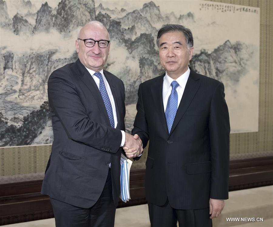 الصين وفرنسا تتفقان على خطة للمرحلة القادمة من التبادلات عالية المستوى