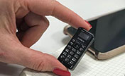 أصغر هاتف محمول في العالم بشاشة 0.49 بوصة
