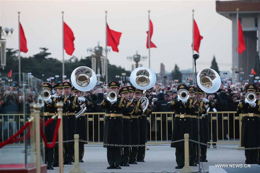 جيش التحرير الشعبي يعتزم القيام بمراسم رفع العلم الوطني في ميدان 