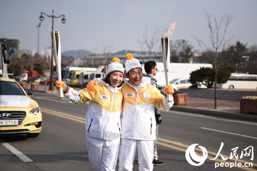 شبكة الشعب تشارك في تداول شعلة أولمبياد بيونتشانغ الشتوية 2018