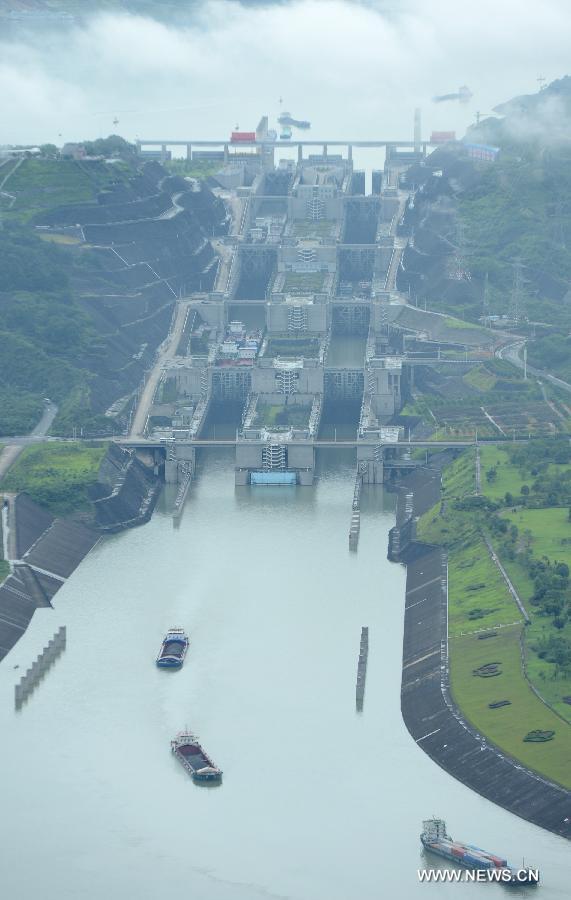 نهر اليانغتسي الصيني يشهد ارتفاعا في حجم الشحن
