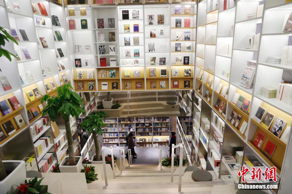 أول مكتبة تفتح حتى وقت متأخر من الليل في شانغهاي