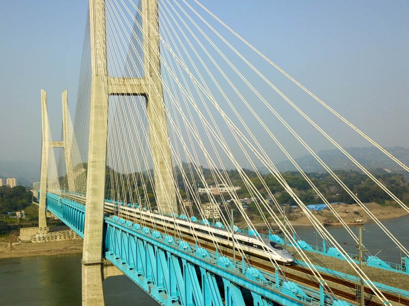 الصين تعتزم افتتاح جسر سكة حديد من طابقين