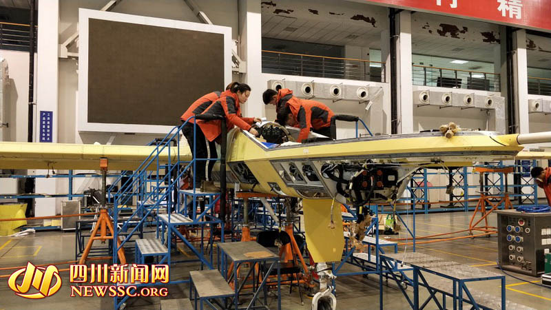 جولة في قاعدة تصنيع طائرات إيلونغ بدون طيار