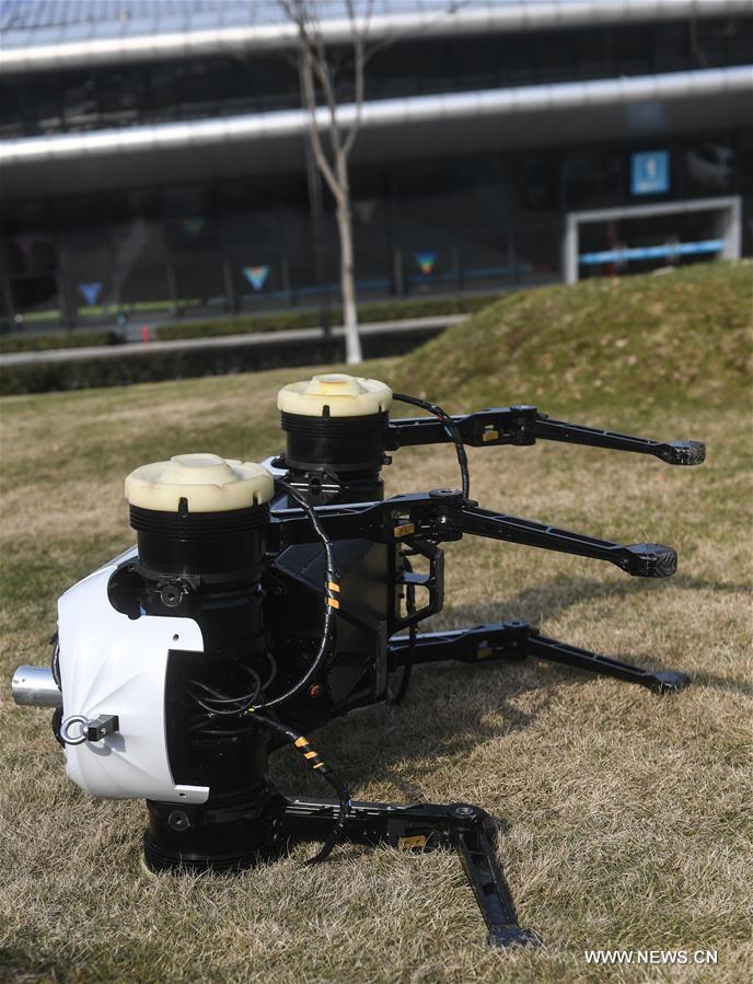 جامعة تشجيانغ بشرقي الصين تنشر فيديو لروبوت خارق بأربعة أقدام