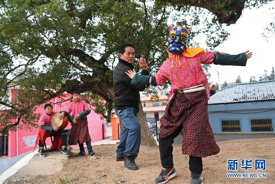 رقص تقليدي يعود إلى ما قبل ألفي سنة في جيانغشي