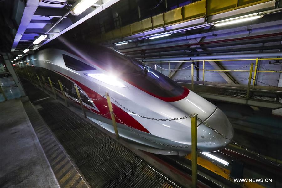 اختبار قطار رصاصة (فوشينغ) جديد في الصين