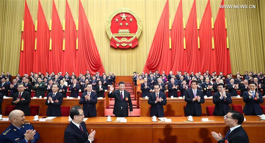 انتخاب شي جين بينغ رئيسا لجمهورية الصين الشعبية ورئيسا للجنة العسكرية المركزية للبلاد بالإجماع