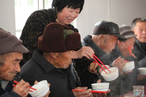 الصين تستكشف نماذج جديدة لخدمة المسنين