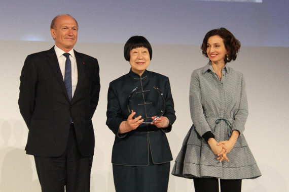 عالمة صينية تفوز بجائزة لوريال -اليونسكو للنساء في مجال العلوم