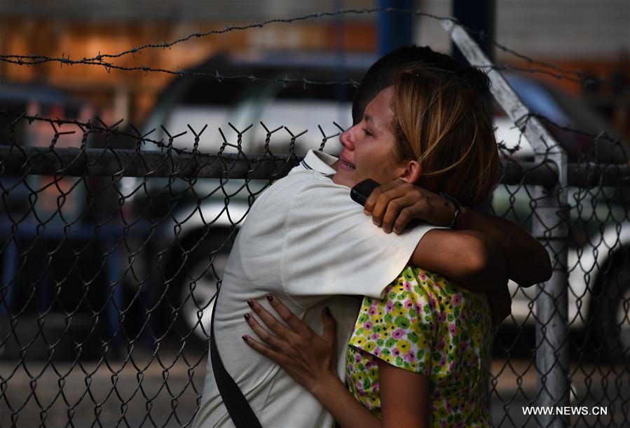 مسئولون: مقتل 68 شخصا في أعمال شغب وحريق بمركز شرطة في فنزويلا