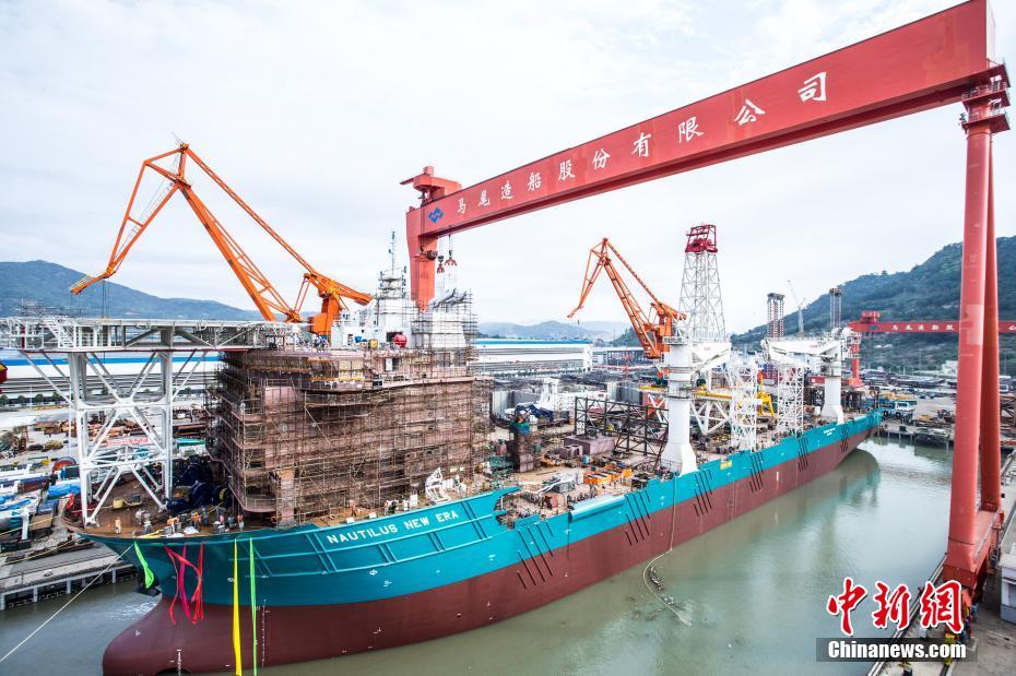 الصين تدشن أول سفينة بالعالم للتعدين على عمق 2500 متر