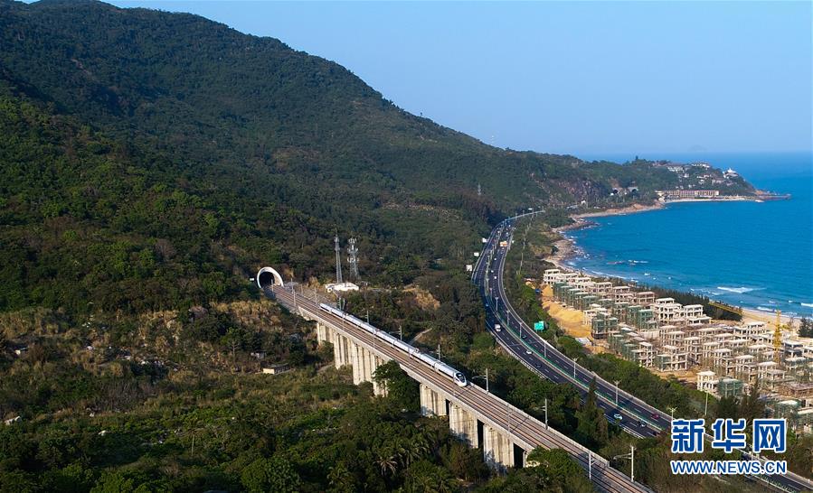 أول خط قطار فائق السرعة يدور حول جزيرة بأكملها في العالم