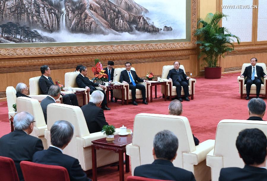 رئيس مجلس الدولة الصيني يحث على البصيرة والتركيز على العلاقات الصينية - اليابانية