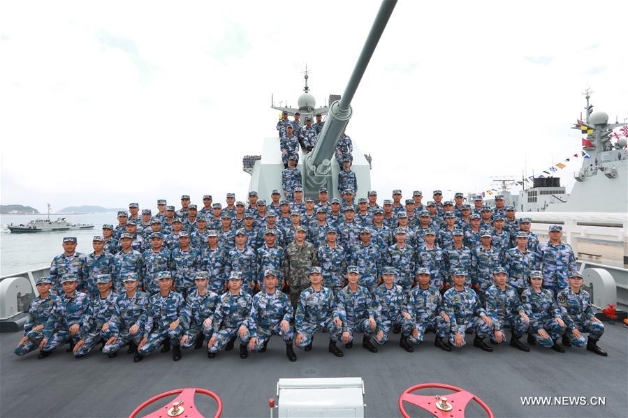 مقالة : الرئيس شي يتفقد البحرية في بحر الصين الجنوبي