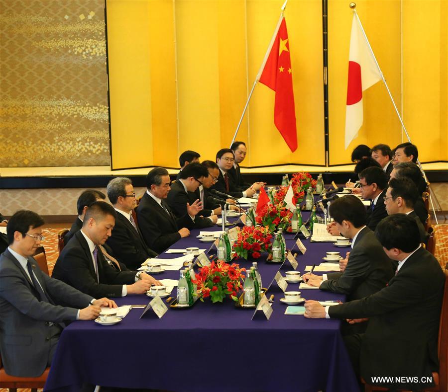 تقرير اخباري: وزيرا خارجية الصين واليابان يجتمعان لبحث العلاقات الثنائية